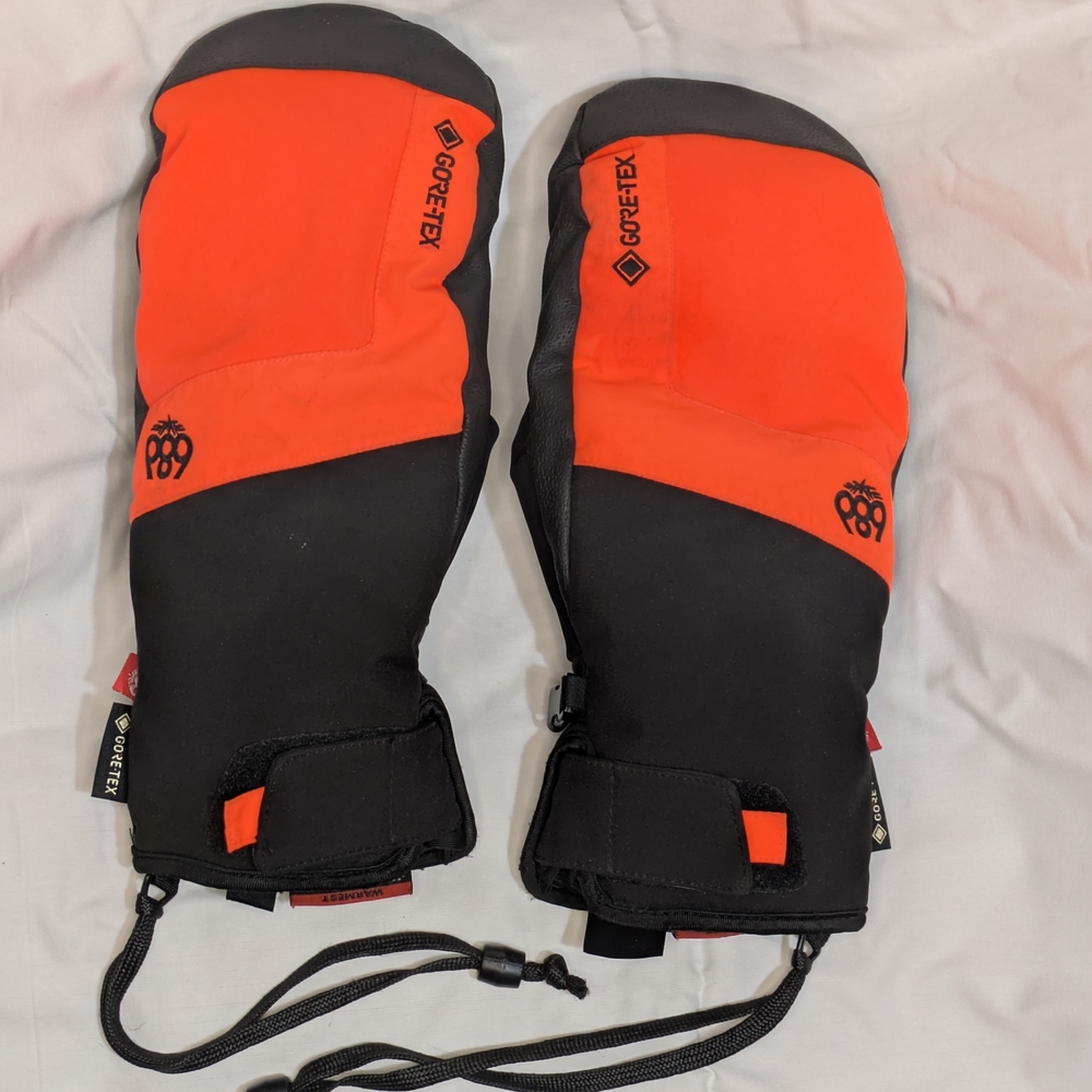 686 Men's GORE-TEX Linear Black and Orange Under Cuff Mittens